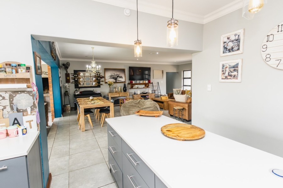 5 Bedroom Property for Sale in Somerton Estate Free State